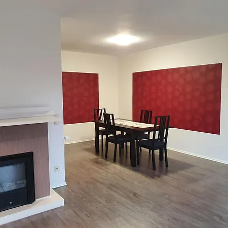 Uebernachten In 아파트 *